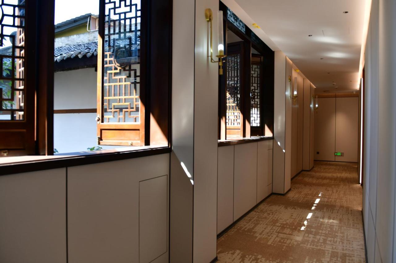 Xishu Garden Inn - Travel Agency Service - Car Rent Service - English Speaking Chengdu Eksteriør billede