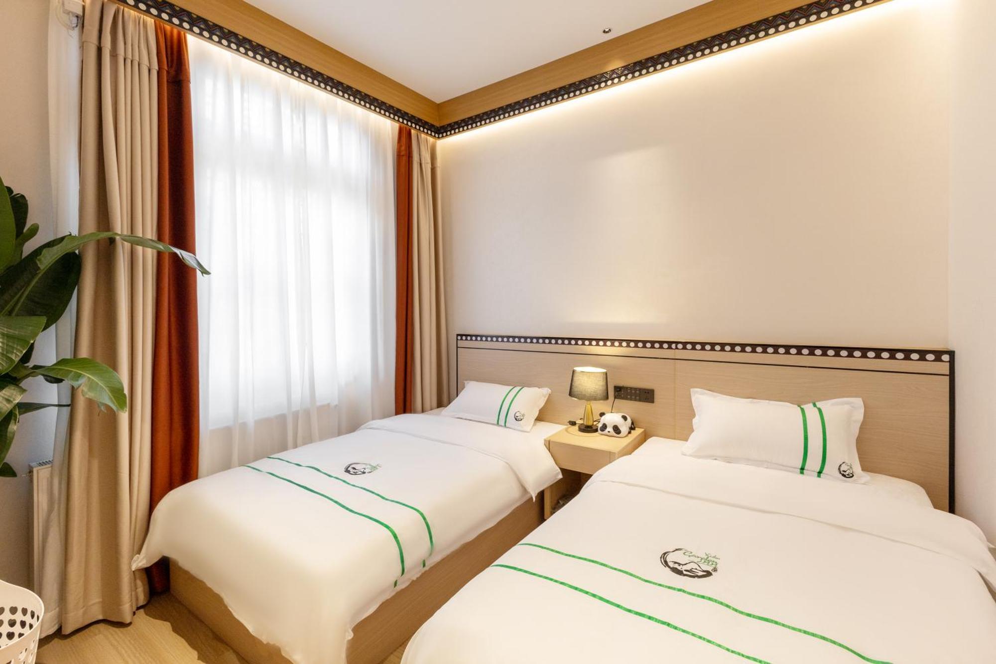 Xishu Garden Inn - Travel Agency Service - Car Rent Service - English Speaking Chengdu Eksteriør billede